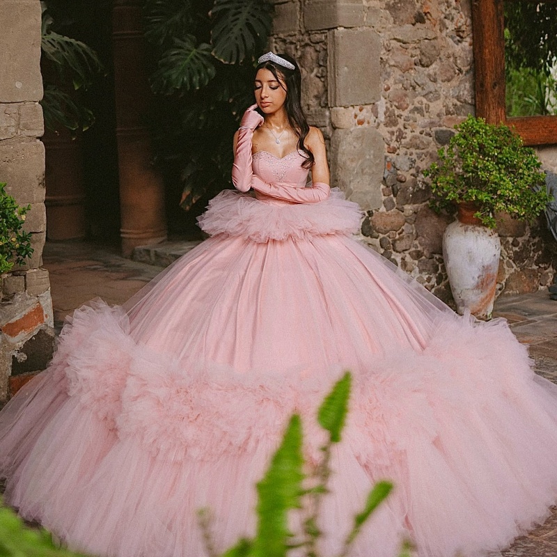 Pink Quinceanera Dresses Off Shoulder Ball Gown Sweet 16 Dress Beading Crystal Tull Tiered Birthday Party Vestidos De 15 Anos