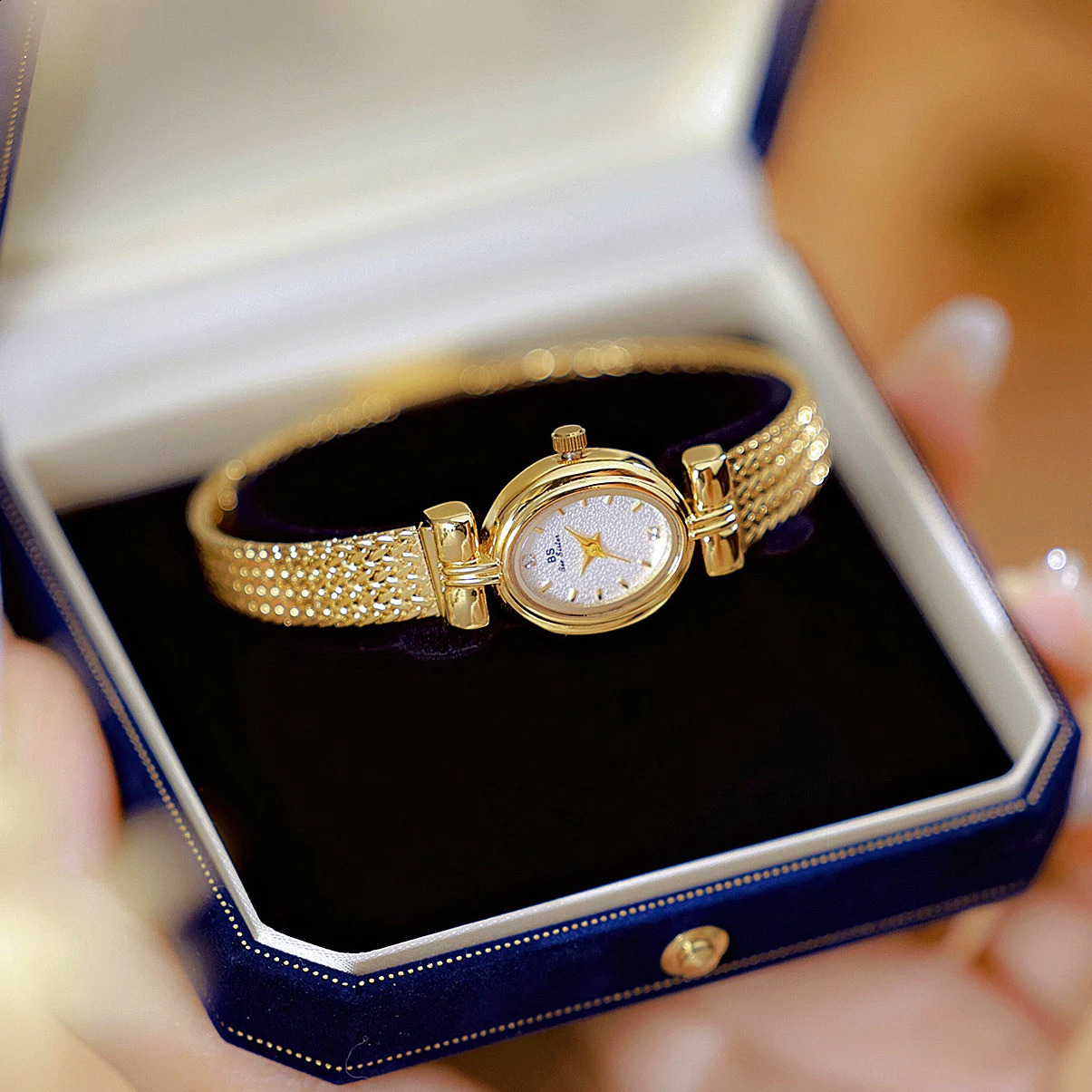 Womens Watch Retro High Quality Gold Oval Small Watch Gift for Women Fashion Jinshi Ying Watch 250319