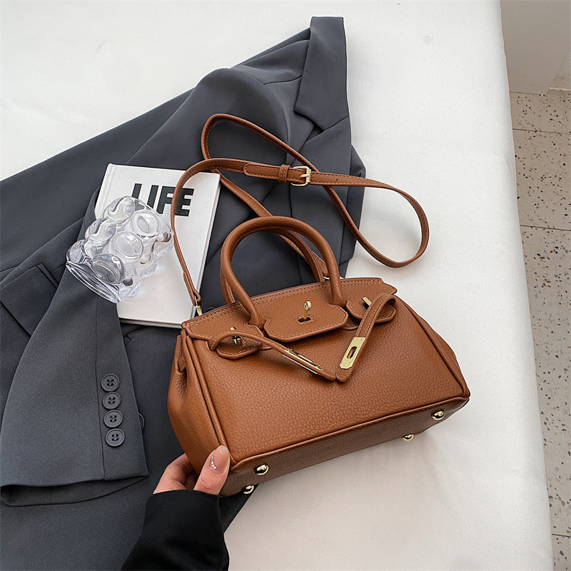 2025S Fashion Designer High End Temperament Commuting Handbag New Light Luxury Kelly Bag Stylish Versatile Crossbody Bag For Women