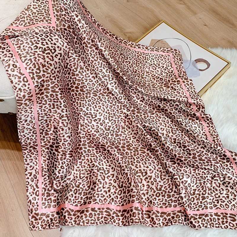 Popar Shawls Europe and America Fashion Bandan Wild Leopard print Sunscreen 90X90CM Band Luxury Square Silk Scarf X250324