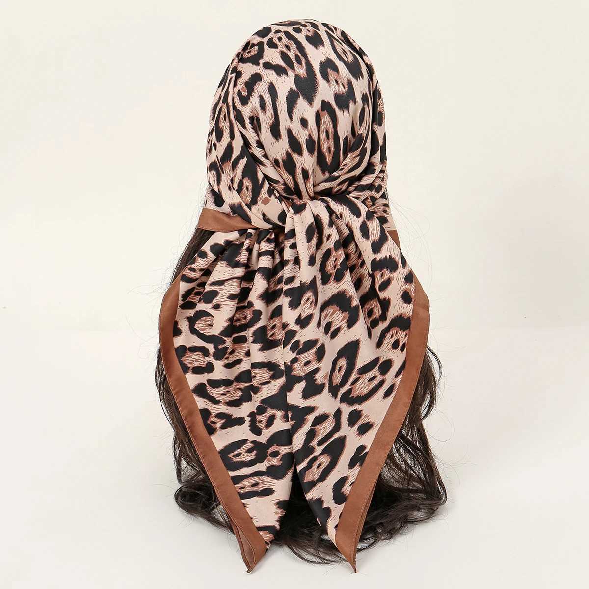 Leopard Print Square Scarf Wen Satin Bandana Thin Edge Scarf Band Fashion Womens Hair Wrap Fem Neckerchief Headscarf X250324
