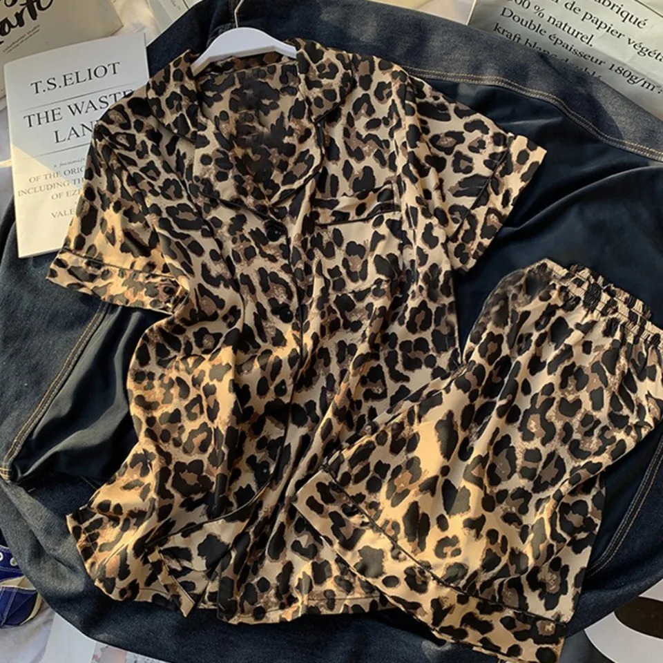 Leopard Print Nice Ice Silk Pajama Set for Womens Summer Short sleeved Pajamas High end Pajamas Sweet Lounge Clothing Satin Pajamas 250321