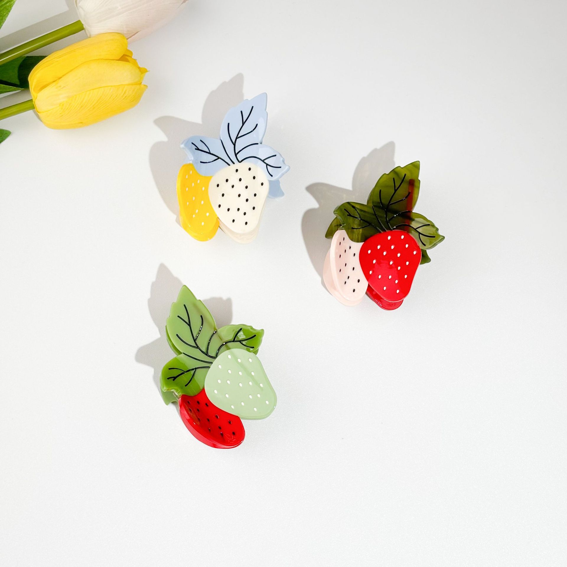 New simulation fruit strawberry acetate scratch clip quirky hair clips cute hair grip fun niche vegetable hair accessories hair clips