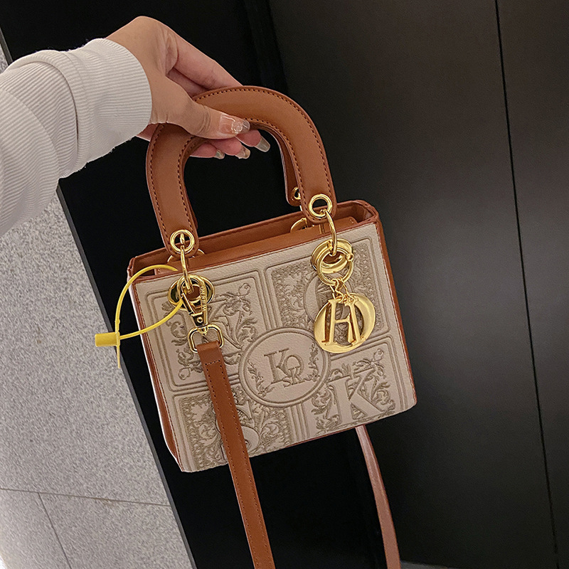 design bag 2025 Summer women's all-match style niche retro handbag fashionable and elegant women's bag shoulder bag and underarm bag