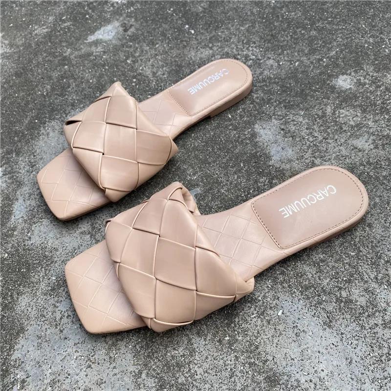 Flat bottomed slippers sandals Designer slipper free Shipping one-piece slippers beach sandal for women's outdoor wear NEW 2025