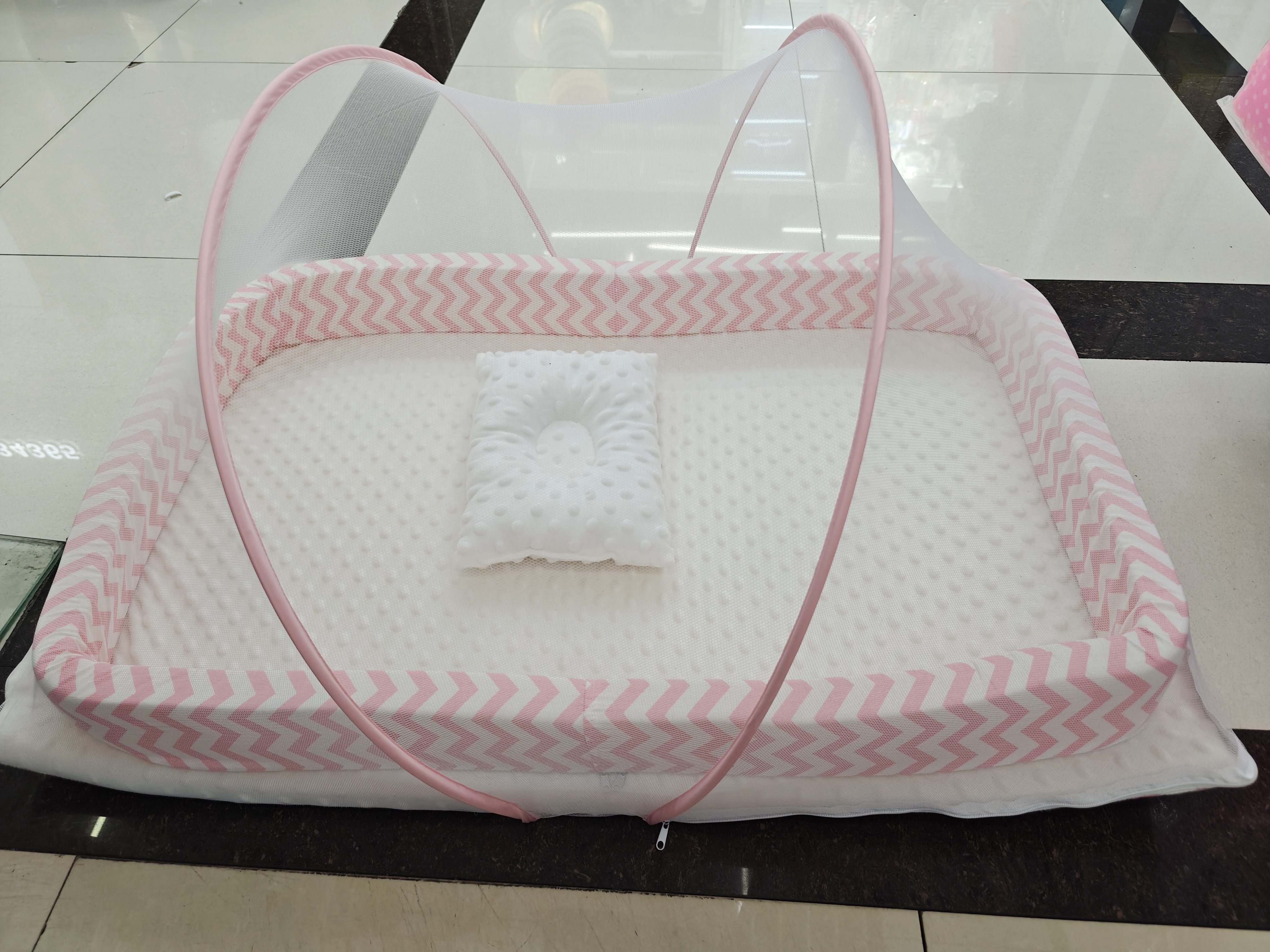 Jiaobao square bed middle bed baby mosquito net