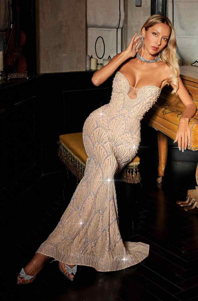 Sparkly Evening Dresses Sweetheart Neck Sleeveless Gown Sequins Beaded Backless Sweep Train Party Customized Dress