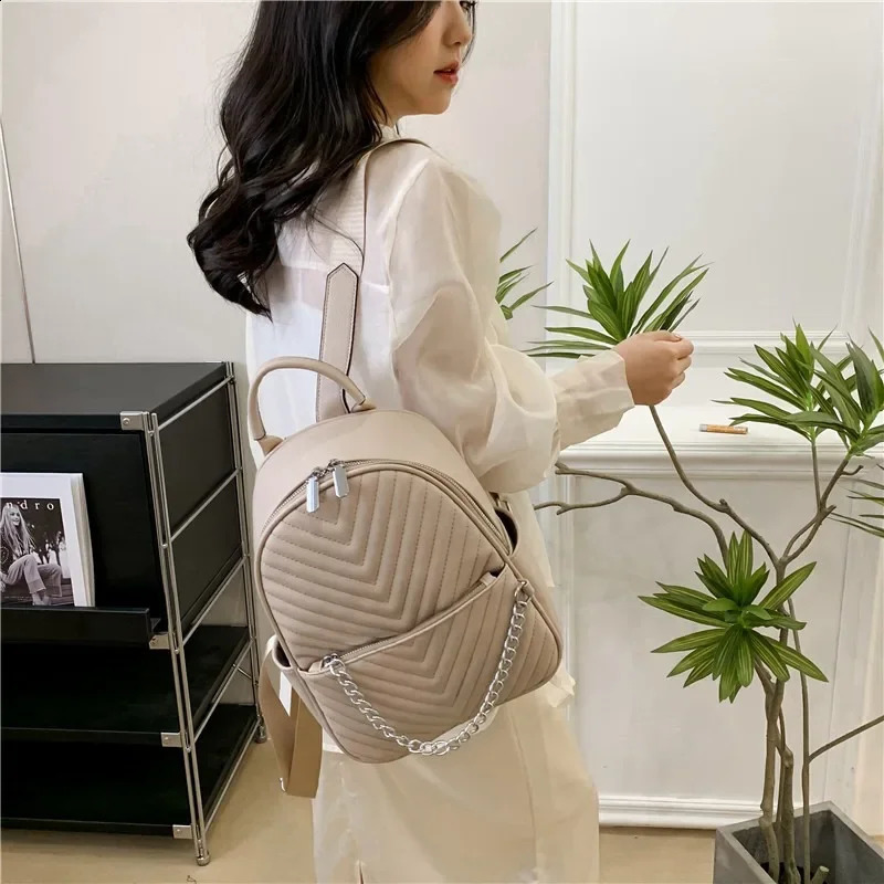 Fashion V-striped PU leather small backpack for women anti-theft travel backpack fashion chain for school bag for women elegant Knapsack 250318