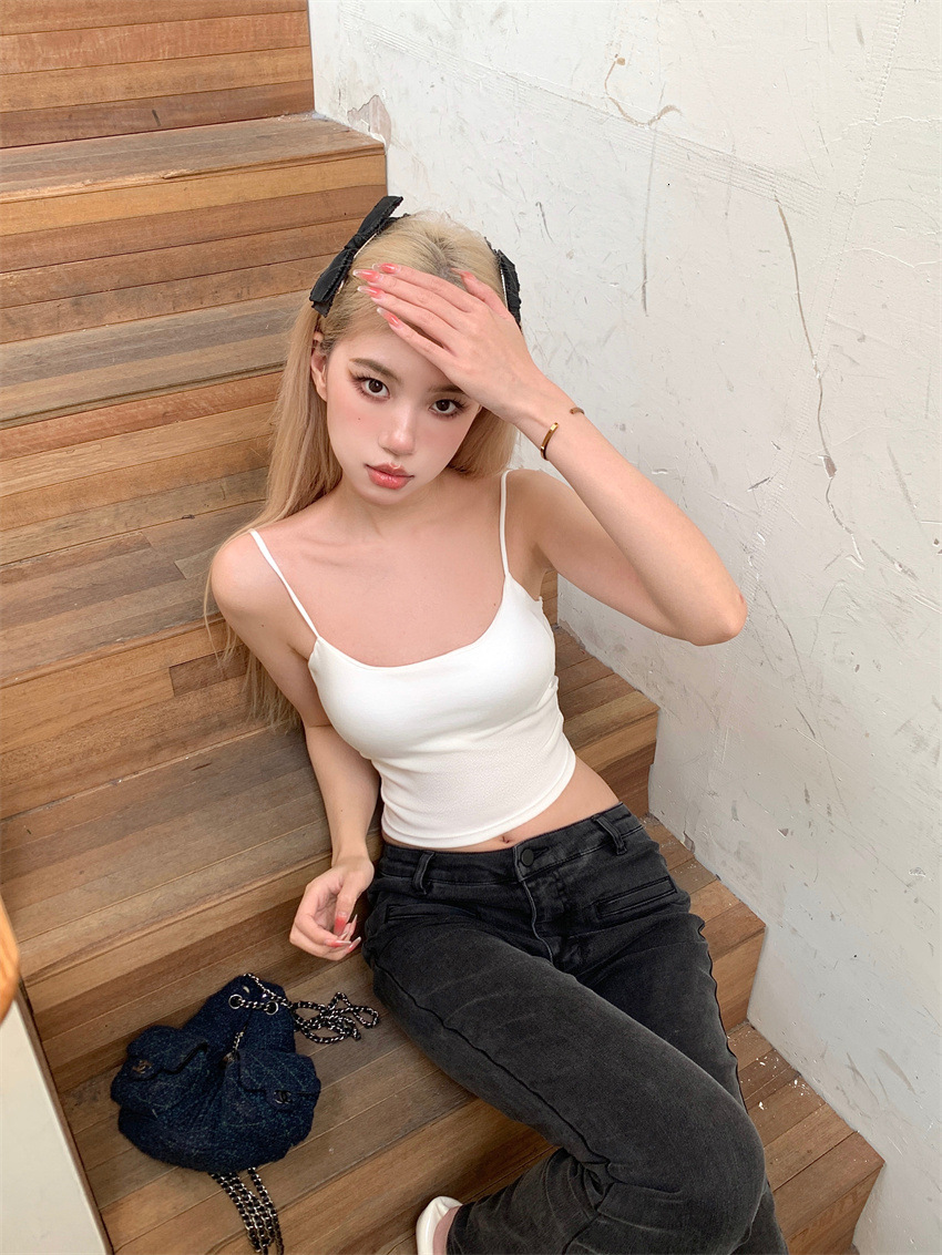 2025 Summer Outdoor Beach Women's Short Sexy Hot Girl Strap Designer Tank Top Women's Slimming One Piece Cup Inner Double Small Tank Top