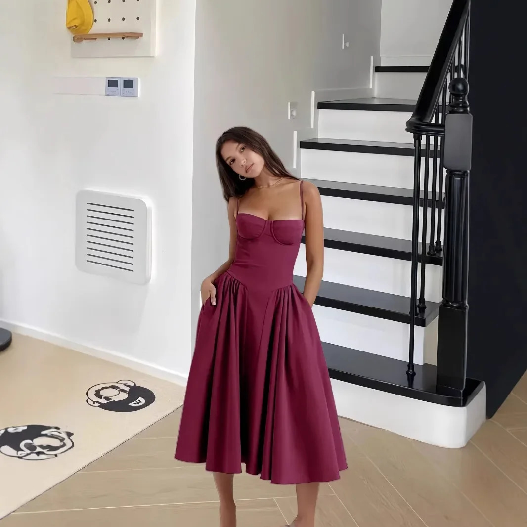 Elegant solid color strapless Midi dress for women summer and autumn style waist bag pocket knit retro long 250324