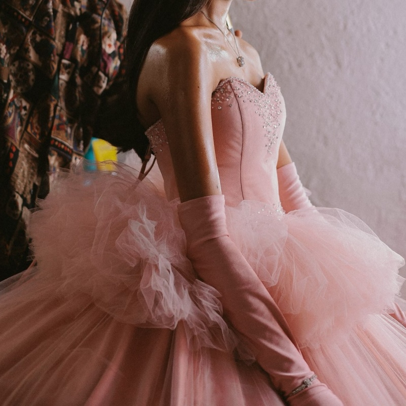 Pink Quinceanera Dresses Off Shoulder Ball Gown Sweet 16 Dress Beading Crystal Tull Tiered Birthday Party Vestidos De 15 Anos