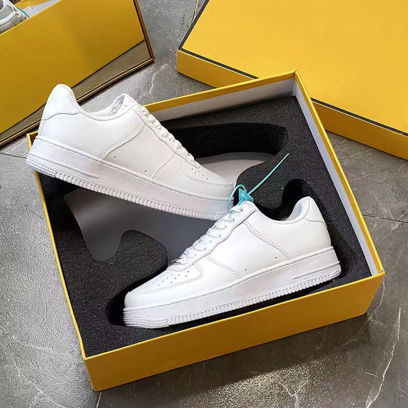 Fashionable and hot Comfortable Sneakers: Versatile Sof t-Sole Casual Spor ts Shoes
