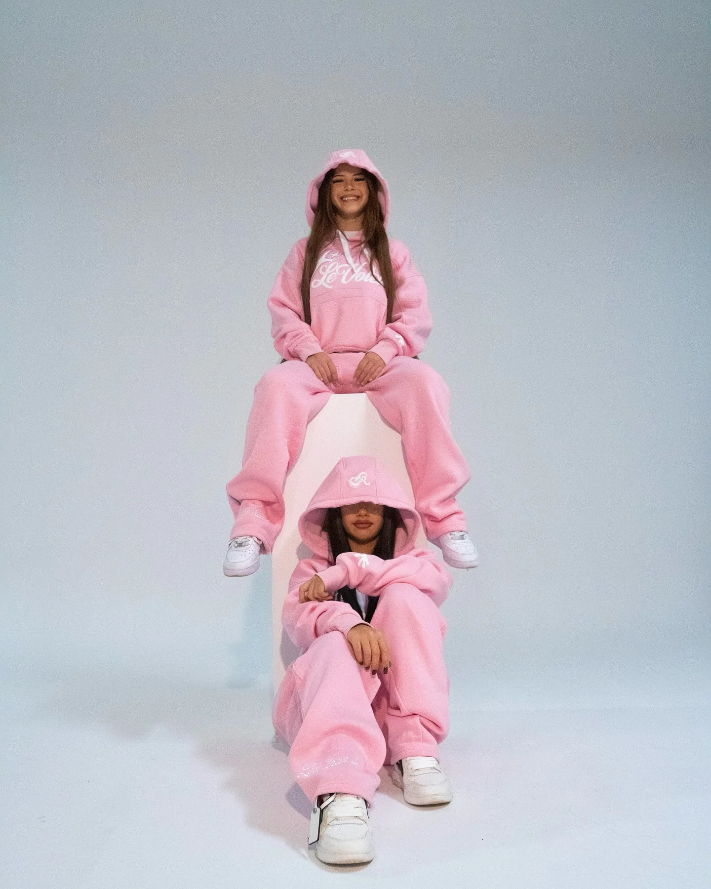 American Womens Hoodie Sweatpants Y2K Two Piece Set Gothic Letter Graphic Oversized Sweatshirt Drawstring Casual Pants Set 250324