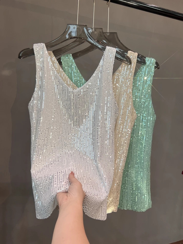 European and American Sequined V-neck Vest Worn Inside A Suit Bottoming Shirt and Worn Outside A Sparkling Top 250324