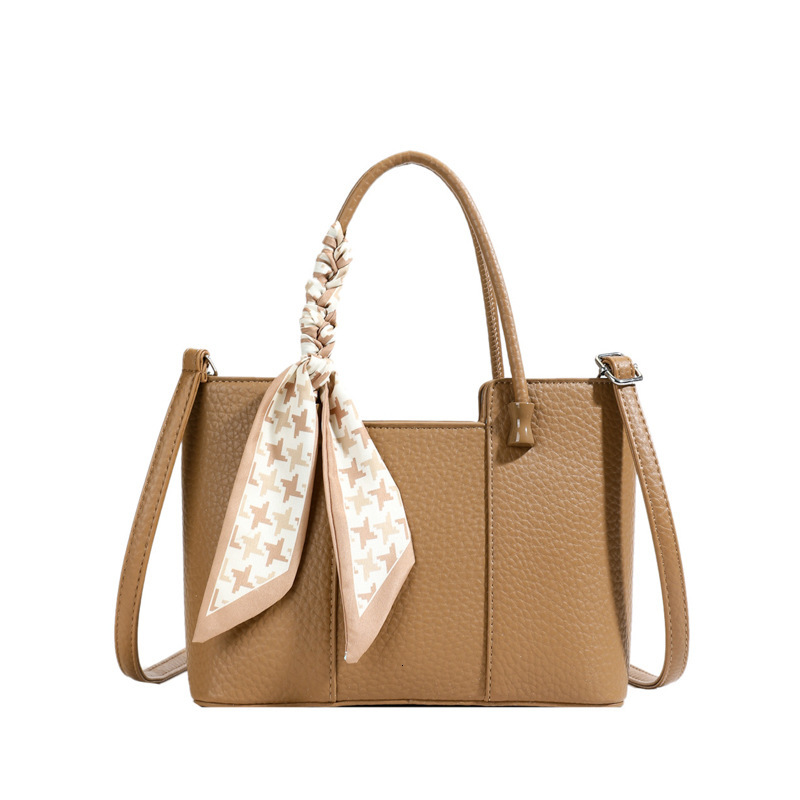 2025S Fashion Designer Handheld Commuting For Women New Trendy Korean Tote High End Western Style Crossbody Bag Single Shoulder Bucket Bag