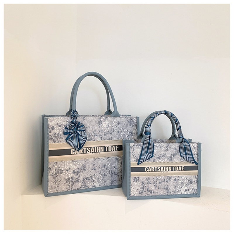 Free shipping 2025 new designer bag Shoulder Bags Fashion commute Printed Silk scarf handbag high-capacity underarm bag Tote bag