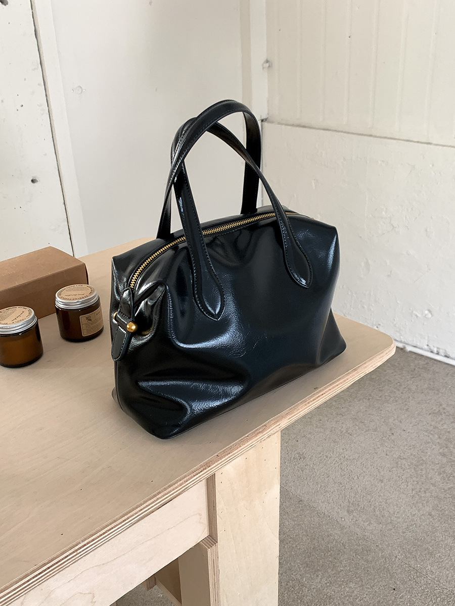 New Large Capacity Handbag Work Commuter Women's Advanced Sense Tote Bag Zipper Simple PU Soft Leather Handbag