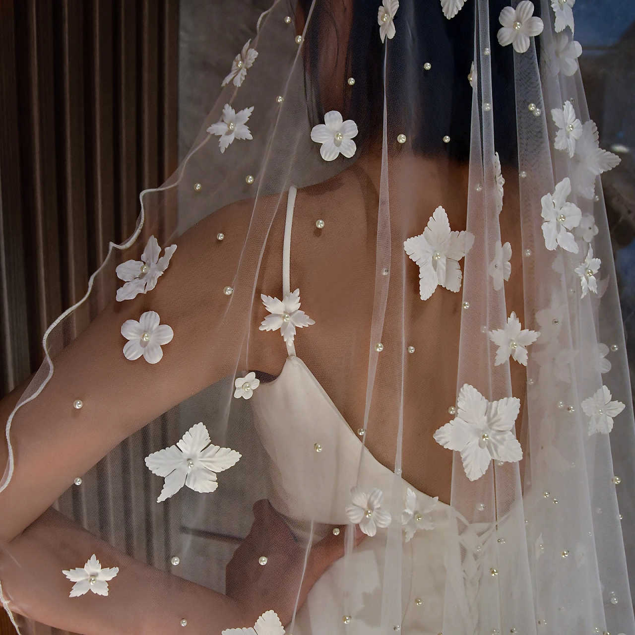 Customized Bridal Veils Pearls Beads Wedding With Handmake Flowers Cathedral Train Velo Comb Veil Accessories