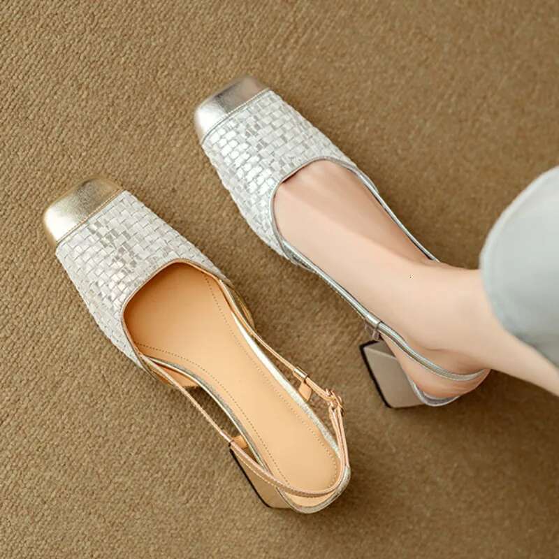 2025 New Summer Fashion Square Toe Sexy Sgback Sandals Elegance Chunky Heels Banquet Women Shoes Q419