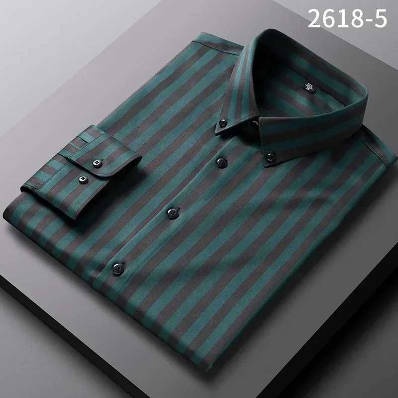 The new elastic vertical stripe can be a long sleeping mens shirt in all seasons slim non ironing wrinkle resistant shirt X250324