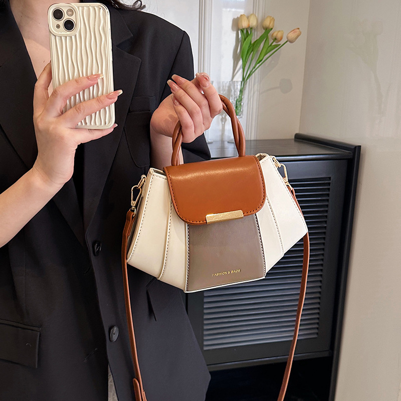 2025S Fashion Designer Color Blocking Versatile Hand Held Small Square For Women In Spring New Women S With Niche Design Crossbody Bag High End Textur
