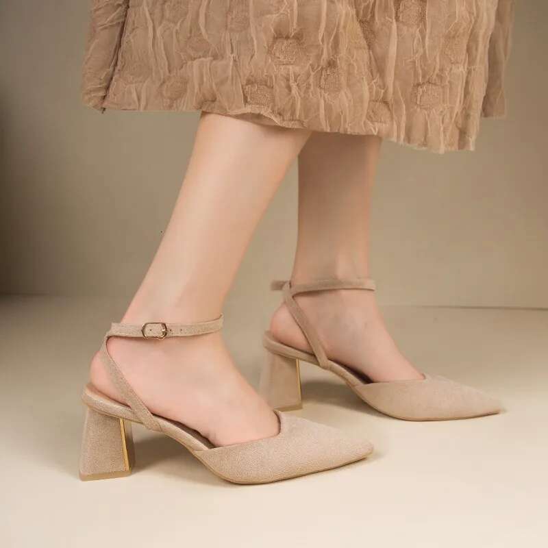 Summer New Pointed Fashion One e Buckle Style Shallow Mouth Sandals Women's Comfortable Banquet Shoes High Heel Pumps