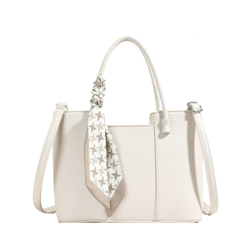2025S Fashion Designer Handheld Commuting For Women New Trendy Korean Tote High End Western Style Crossbody Bag Single Shoulder Bucket Bag