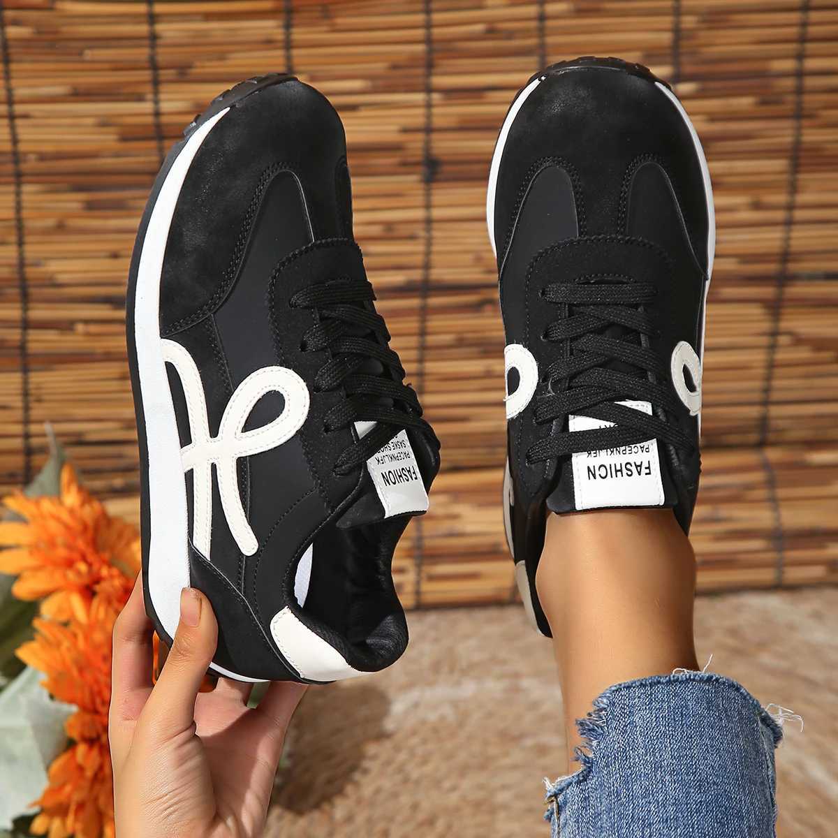 Womens Thick soled Casual Sports Shoes Fi Leather Vulcanized Shoes Designer Trainer Platform Lace Up Walking Shoes 2024XJ250324