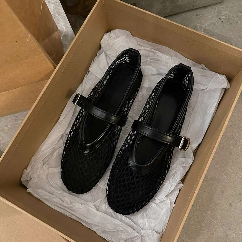 Pointed Flat Designer Casual Trend Breathable Ballet Women's Hollow Beach Sandals Mary Jane Shoes 2025 New Style