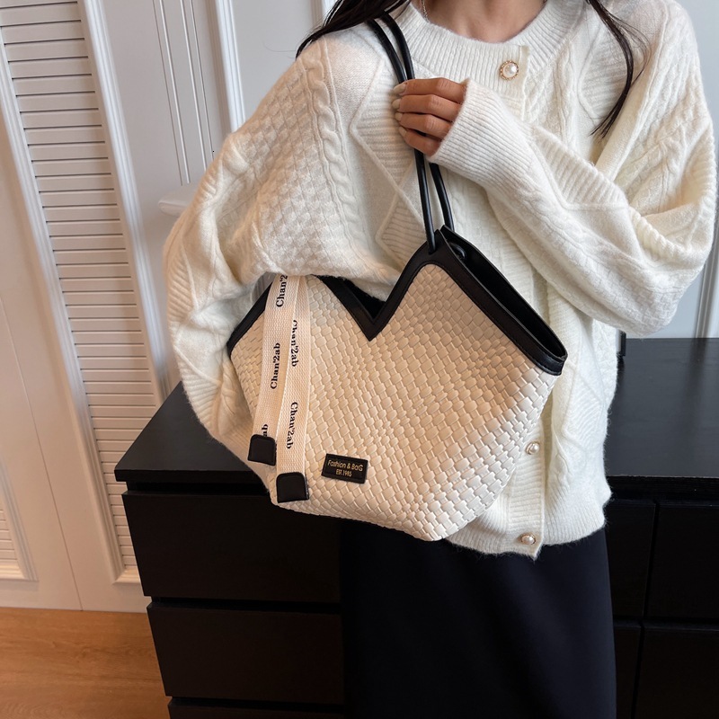 2025S Fashion Designer Large Capacity For Women In New Autumn High End Commuting Work Single Shoulder Bag Class Tote Handbag