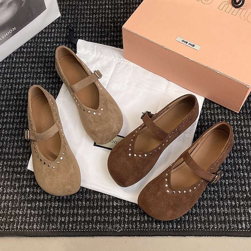 2025 new driving suede leather metal buckle elegant French flat shoes women's round toe daily designer fashionable walking shoes dress