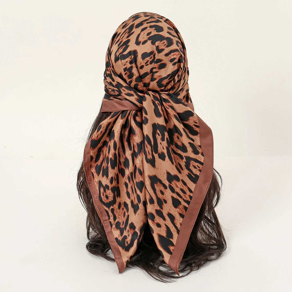 Leopard Print Square Scarf Wen Satin Bandana Thin Edge Scarf Band Fashion Womens Hair Wrap Fem Neckerchief Headscarf X250324