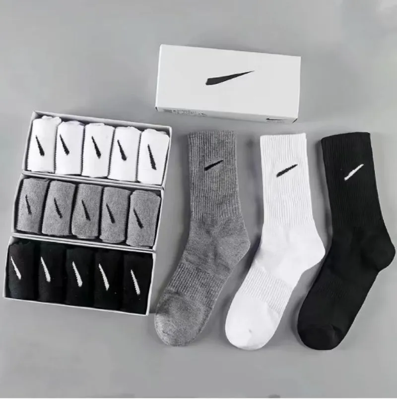 mens designer for men Joker solid color classic high-end hook ankle breathable multi-color football basketball socks 25ss