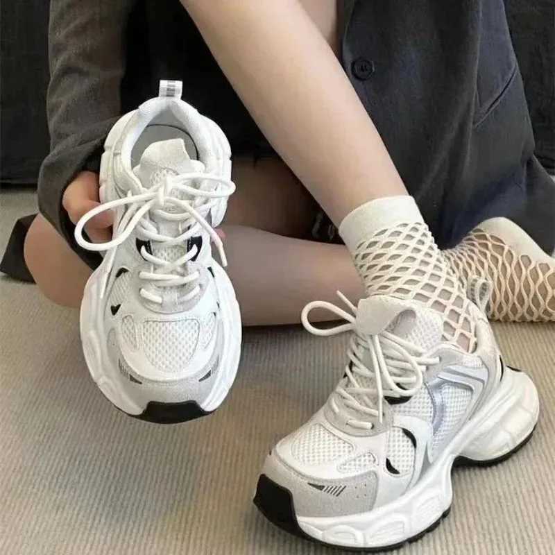 Womens lightweight sports running shoes 2025 spring new mesh style Forr Gump dad all mah casual trendy shoesXJ250324