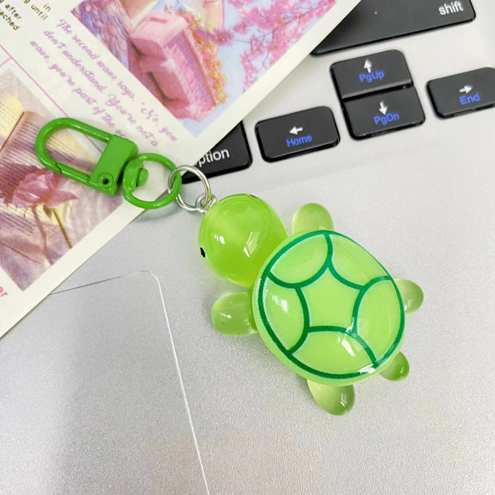 20PC Glow in The Dark Turtle Keychain for Women Bag Pendant Cute Luminous Tortoise Key Chains Animal Keyring Girl Friend DIYGift 250324
