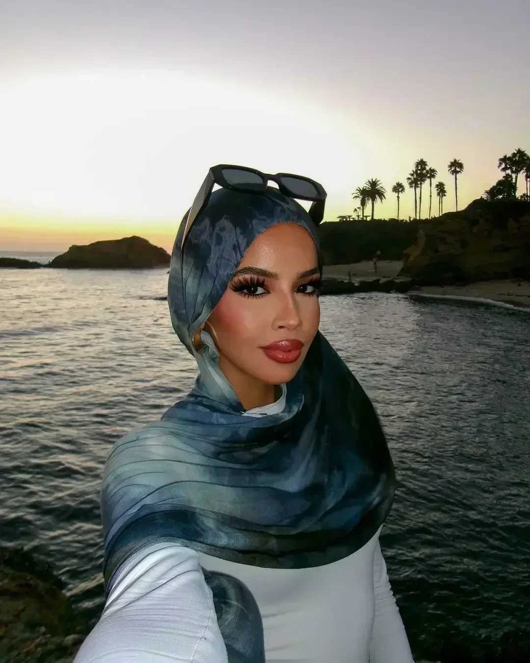 Hot S watercolor printed cotton headscarf scarf Wan Muslim headscarf shawl womens cotton synthetic silk adhesive headscarf X250324