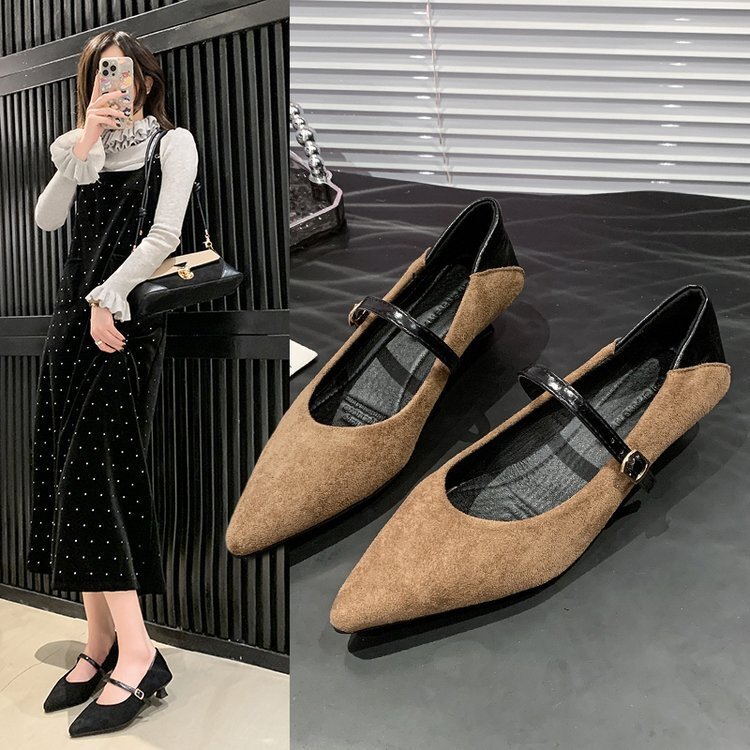 The 2025 new designer fashion single shoes are very thin, and your legs look long. Wearing them will make you a goddess