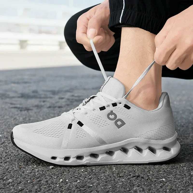 Summer Hot Selling Fashionable Cushioning Running Shoes Comfortable and Breathable Sports ShoesC250403