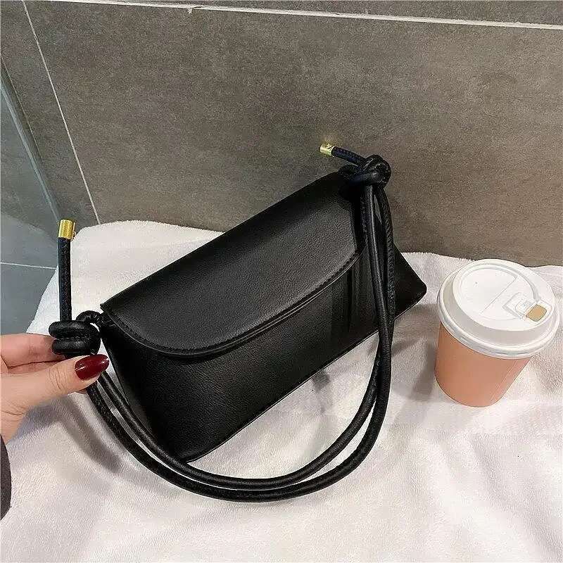 2025 New Internet Celebrity Retro Women's Designer Fashion Crossbody Bag Single Shoulder Small Bag4