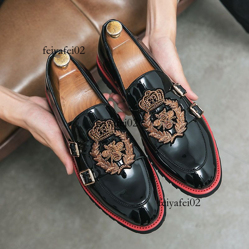 Top New one-piece suit with small leather shoes, trendy Korean style pointed casual loafers, British hairstylist business leather shoes b2