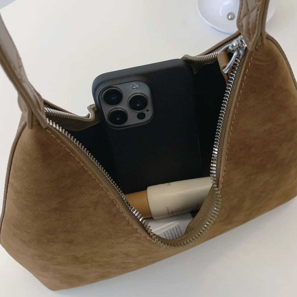 Women Suede Underarm Bag Solid Color Shoulder Bag Zipper Closure Retro Handbag Trendy Hobo Bag for Work Travel 250324
