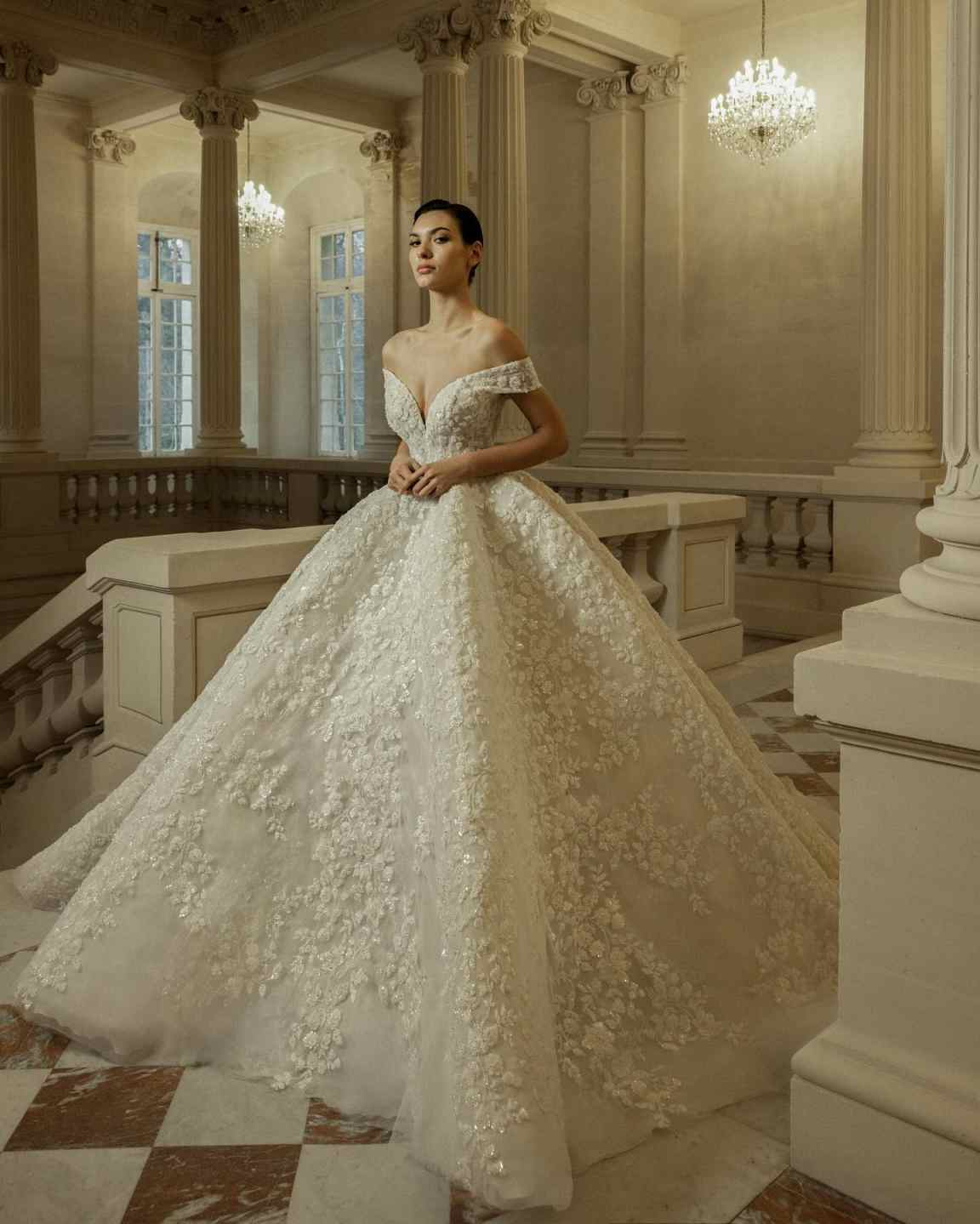 Crystals Luxury White Ball Gown Wedding Dresses Off The Shoulder Full Appliques Sequins Beads Organza Bodice Bridal Gowns Chic Dubai Custom Made Vesti