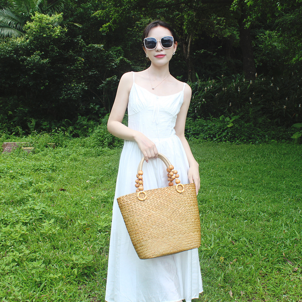 Braided Straw Bag Women's Large Capacity 2024 New Vegetable Basket Shoulder Bag Beach Commuter Premium Sense Tote Women's Bag
