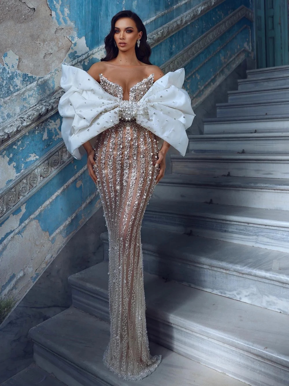 Gorgeous Evening Dresses Off Shoulder Sleeveless Bow Gown Sequins Pearls Crystal Sweep Train Party Customized Dress