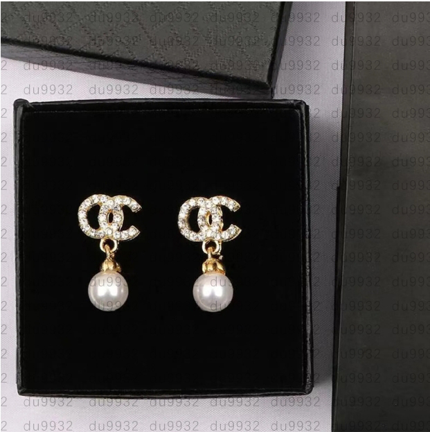 Classic women's earrings Crystal studs Designer earrings Pearl Pendants High fashion chic earrings