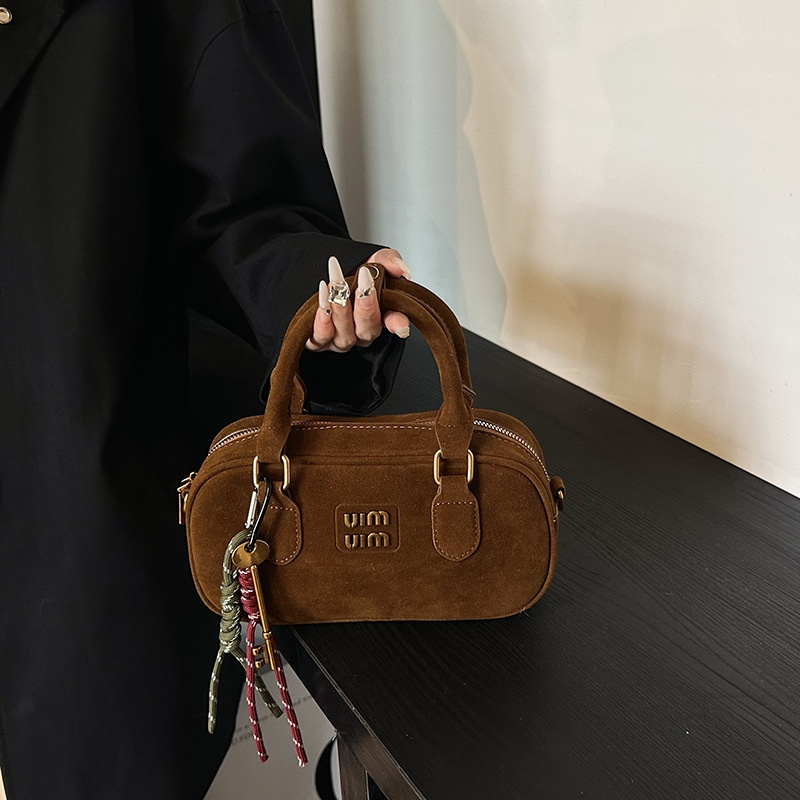 2025 shipping 3 Free new designer fashionable letter frosted bowg bag, hand-held single shoulder diagonal cross bag ,