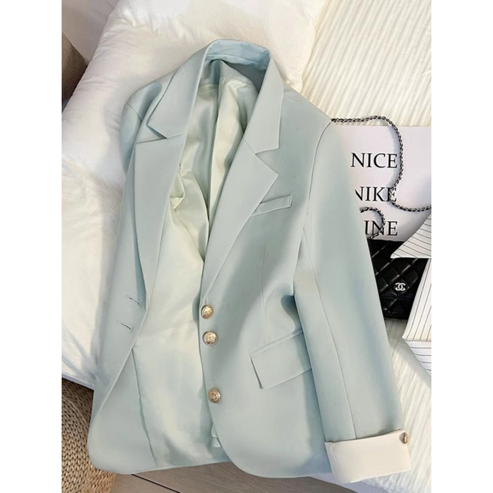 G324Trendy Loose-Fitting Casual Suit Coat for Men Perfect for Spring and Fall