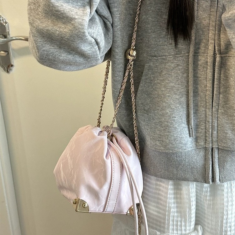 2025S Fashion Designer Huaying Yunxi Bucket For Women New Chain Shoulder Texture Crossbody Small Bag Portable And Lightweight