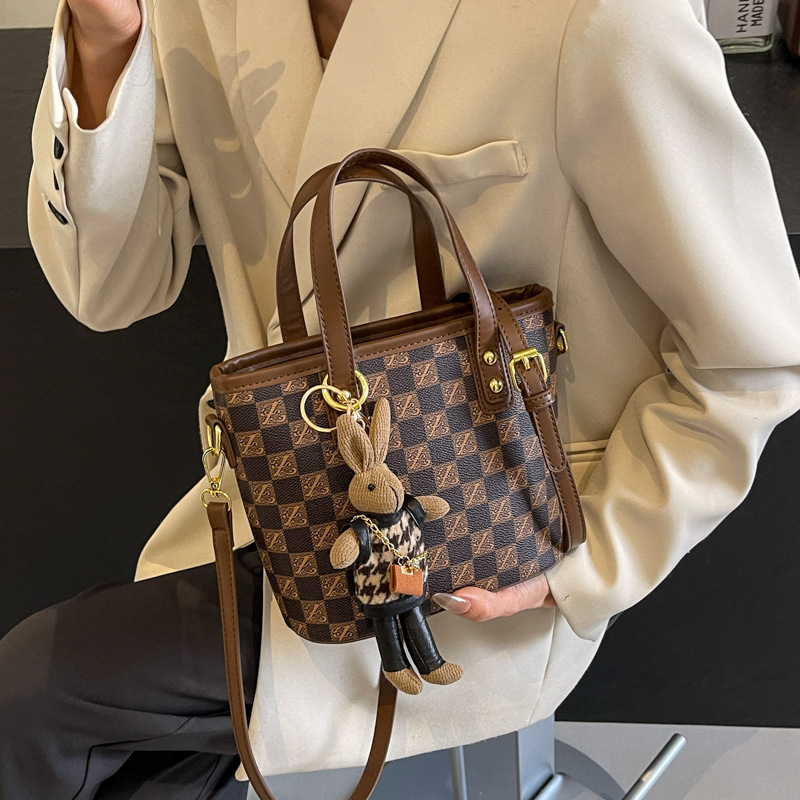 Bucket bag women's new women's advanced explosive vegetable basket single shoulder crossbody bag 2025