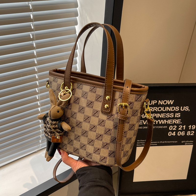 Bucket bag women 2025 new Korean women's senior sense retro French explosive basket single shoulder crossbody bag wholesale